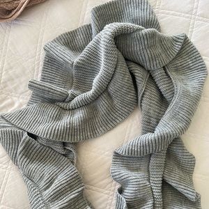 Womens gray scarf